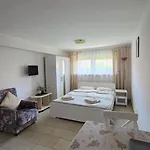黑维兹瑟恩公寓式酒店 *