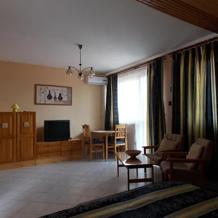 Therme Apartmenthaus Διαμέρισμα *